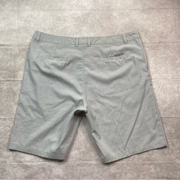 Travis Mathew Shorts Men's 40 Gray Golf Chino Stretch Flat Front Casual - Picture 2 of 14